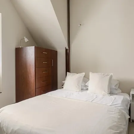 The Ajuda Corner Apartment *